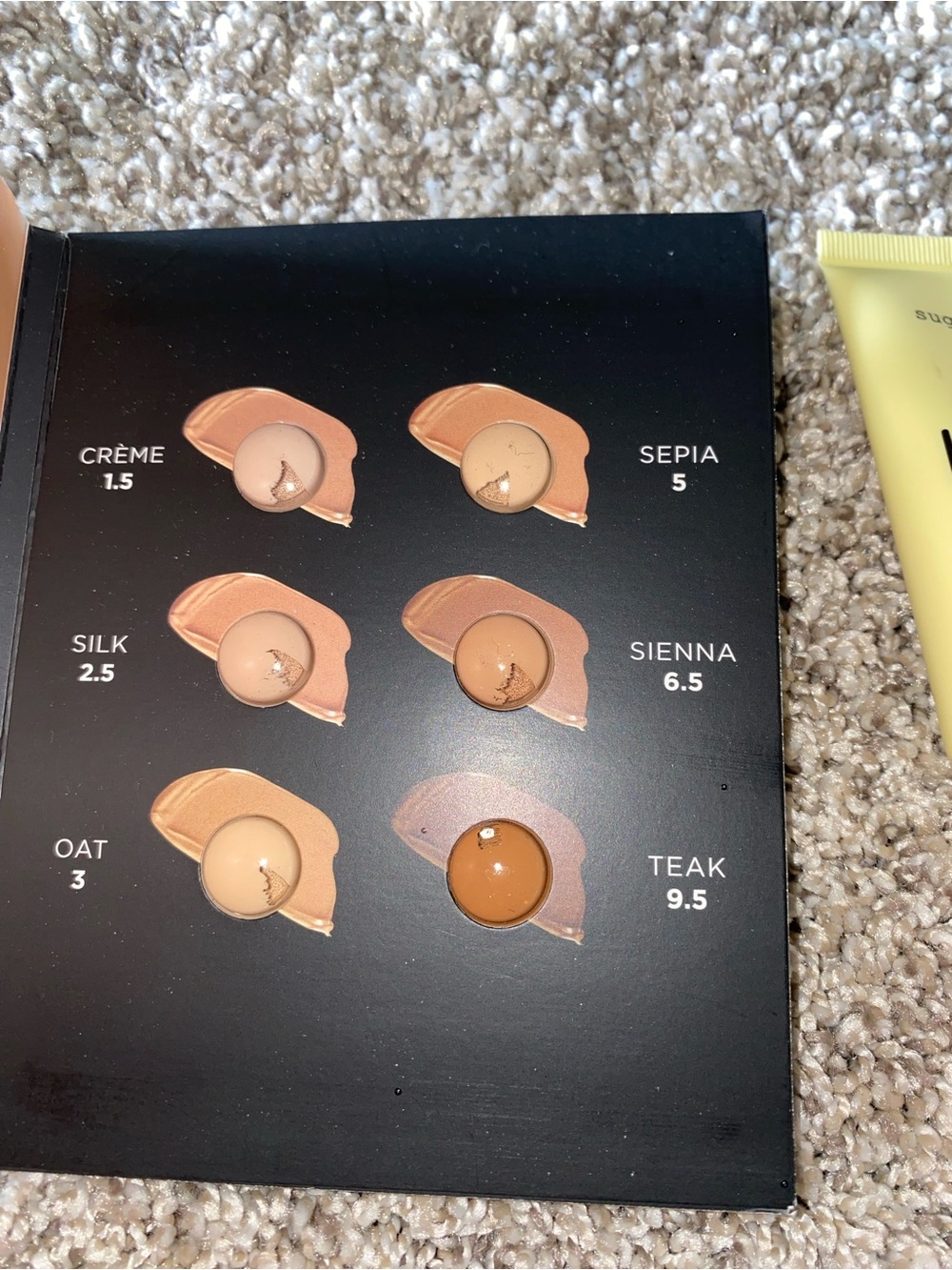 Makeup Sample Lot - Picture 3 of 6